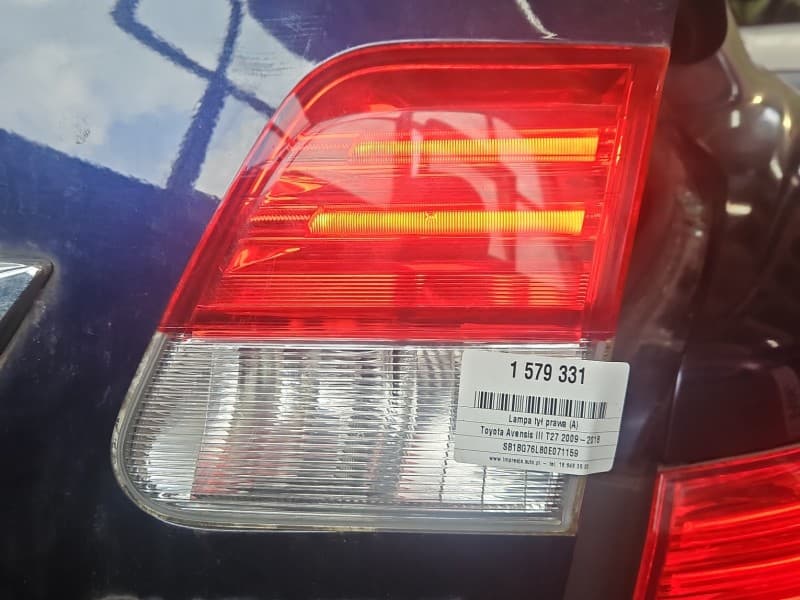 Lampa tył prawa klapy Toyota Avensis III T27 sedan EUROPA