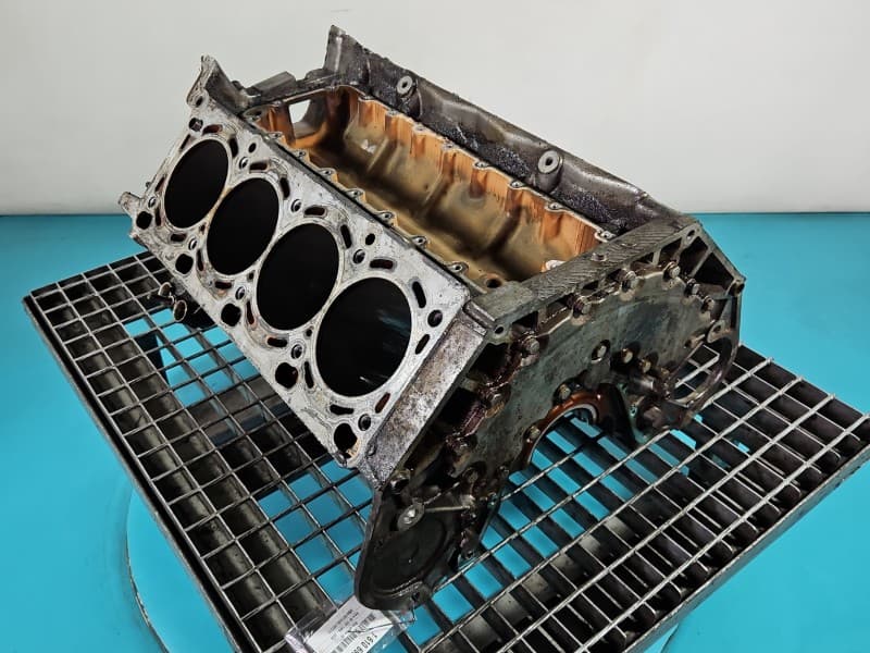 Blok silnika BMW X5 E53 4,4 V8