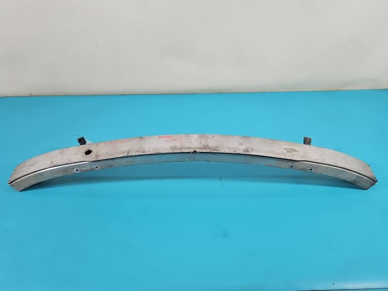 Wzmocnienie zderzaka przód belka Mercedes W251 przednie czarny 040