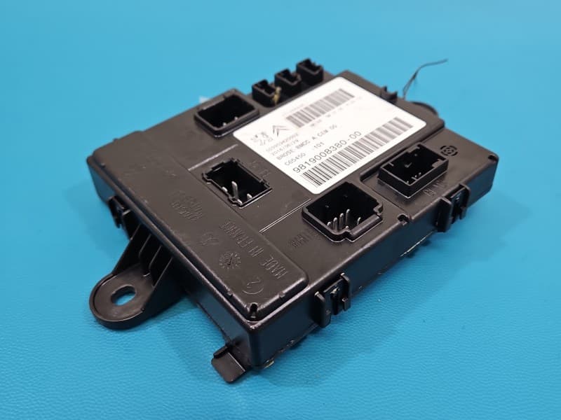Sterownik moduł KLAPY Citroen C4 Picasso II 13-19 9819008380-00