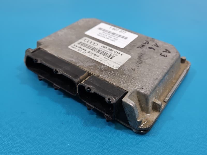 Komputer Sterownik silnika Audi A3 8L 1,6 SR 06A906019E