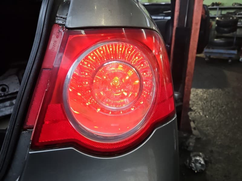 Lampa tył prawa błotnika Vw Passat B6 sedan EUROPA 3C5945096C