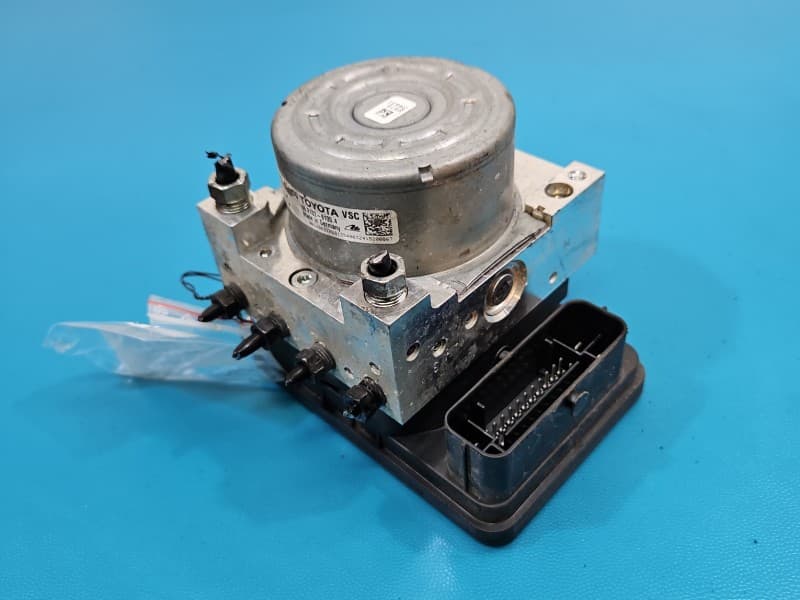 Pompa abs Toyota Yaris IV 1,5 12V 44540-0DB30 067109-57673 067619-30861
