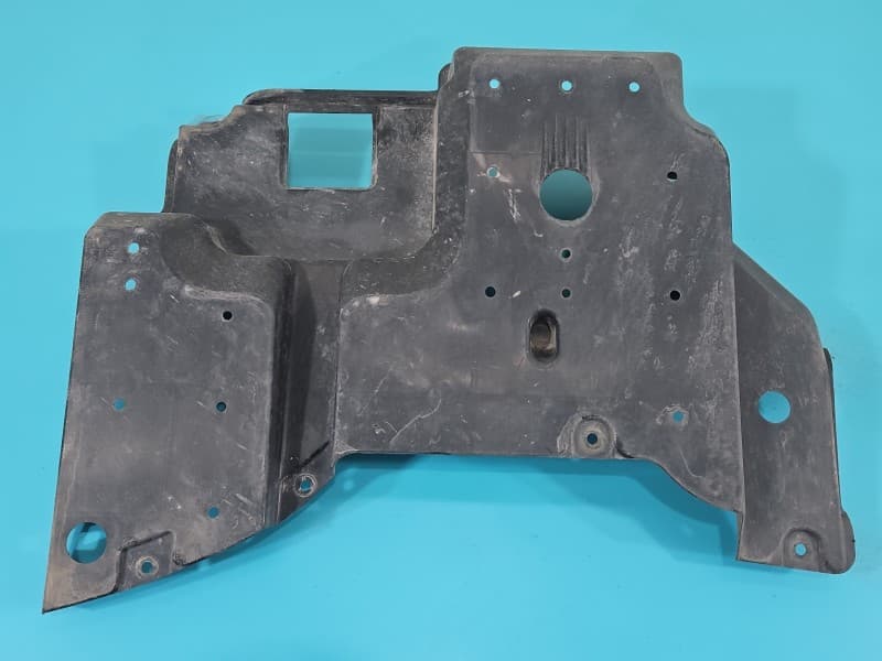Osłona ZAŚLEPKA PLASTIK OSŁONA PODWOZIA ŚRODKOWA Toyota Auris I 58398-02030 58308-02020