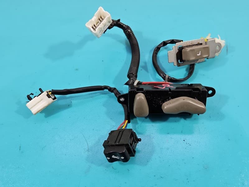 Przełącznik fotela LP,3 elementy Nissan Murano Z50