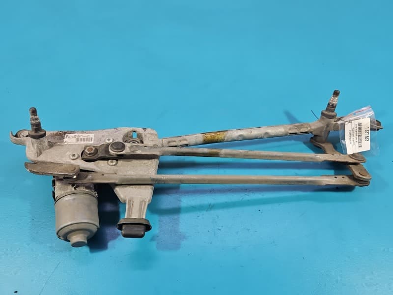 Silniczek Silnik wycieraczek przód Peugeot 308 II T9 Z mechanizmem 4 PIN 0390241587