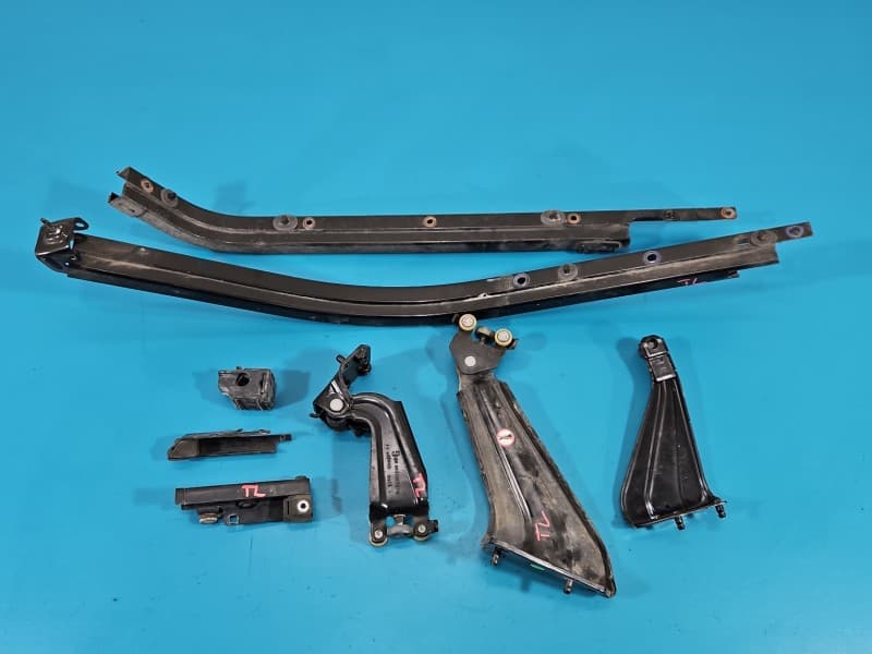 Rolka drzwi przesuwnych TYŁ PRAWYCH KOMPLET Toyota Proace City 9832848280 9810965980 9833303280 9821949480