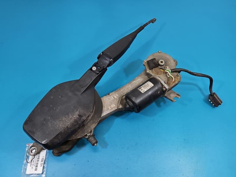 Silniczek Silnik wycieraczek przód Mercedes W202 Mercedes, Europejska 5pin 2028200342 403877 2028205342