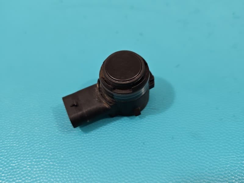 Czujnik parkowania PDC Vw Passat B8 czarny LC9X 5Q0919275B