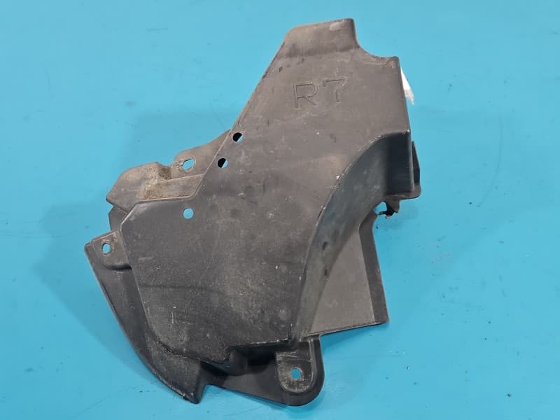 Osłona ZAŚLEPKA PLASTIK PLYTA PODWOZIA PRAWY TYL Toyota Auris II 58227-02010