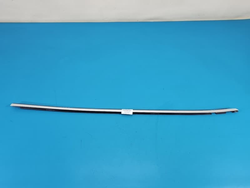 Listwa drzwi przód prawa Audi A5 F5 8W6853284