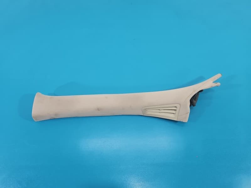 Osłona ZAŚLEPKA PLASTIK ZABRUDZONA SŁUPKA LEWA INFINITI QX50 769121BA0A