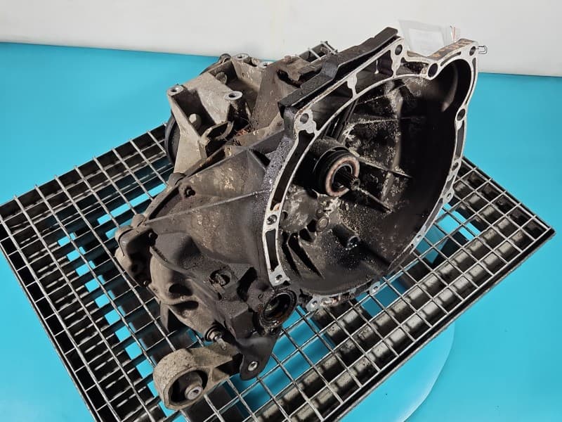Skrzynia biegów 8A6R-7002-CA 8A6R7002CA Ford Fiesta Mk7 1,2 16V