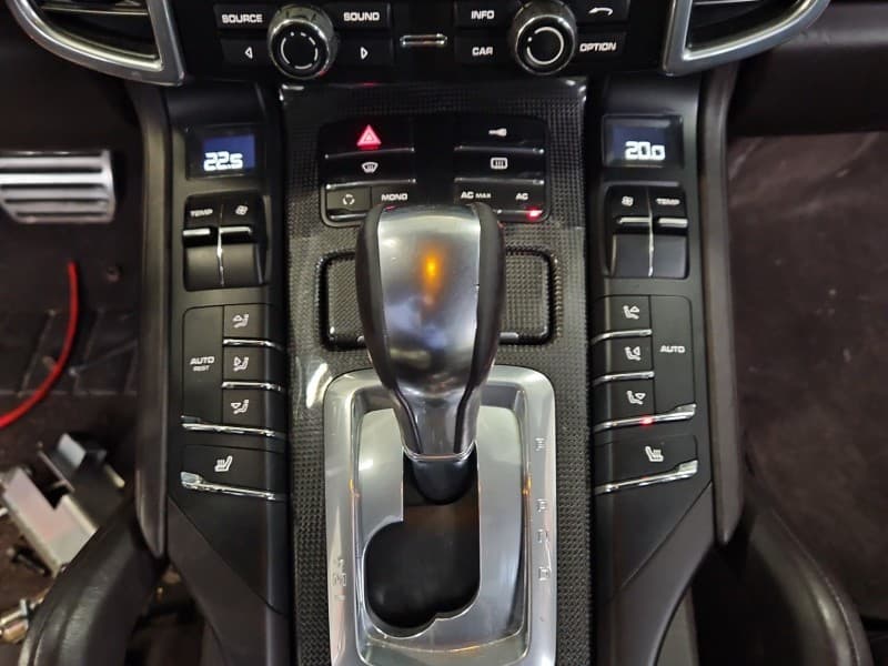 Konsola panel nawiewu Porsche Cayenne II 7P5907040R 5HB010357-15