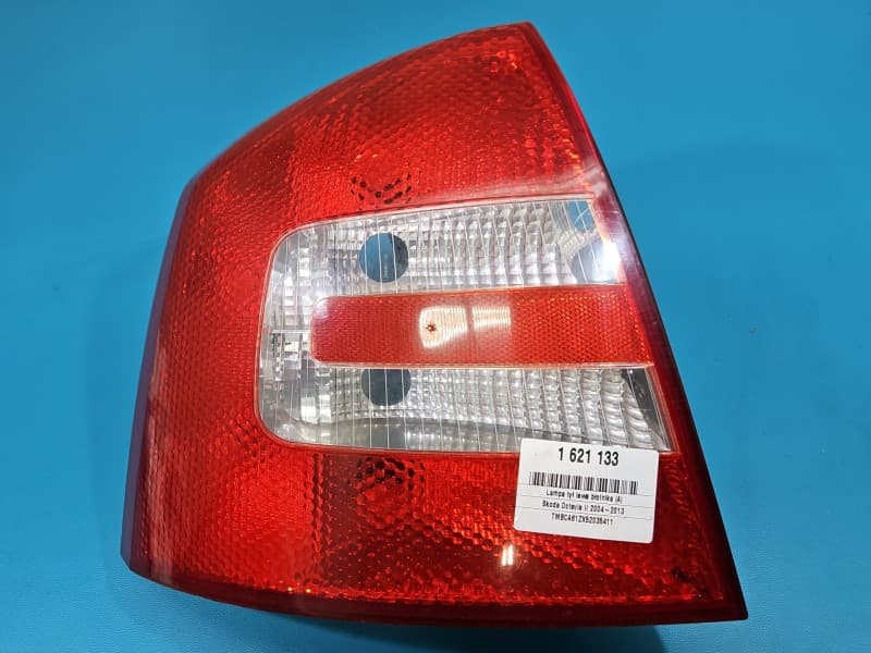 Lampa tył lewa błotnika Skoda Octavia II HB EUROPA 1Z5945095A