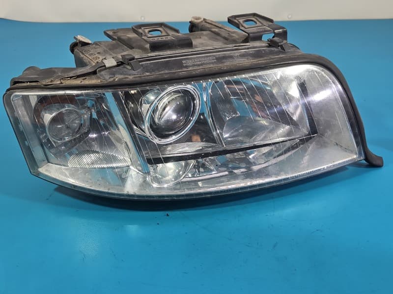 Reflektor prawy lampa przód Audi A6 C5 EUROPA