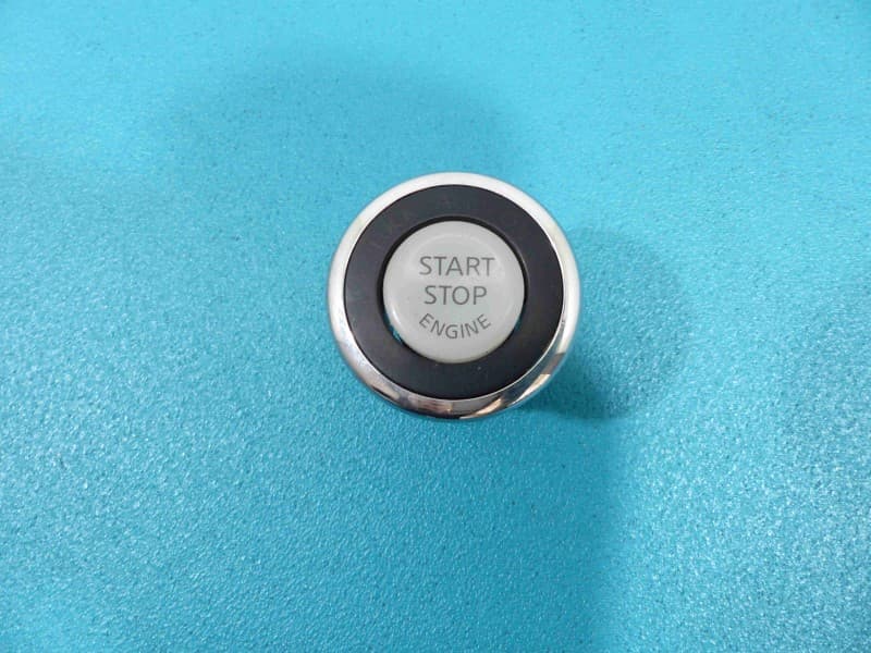 Przełącznik START/STOP INFINITI G37