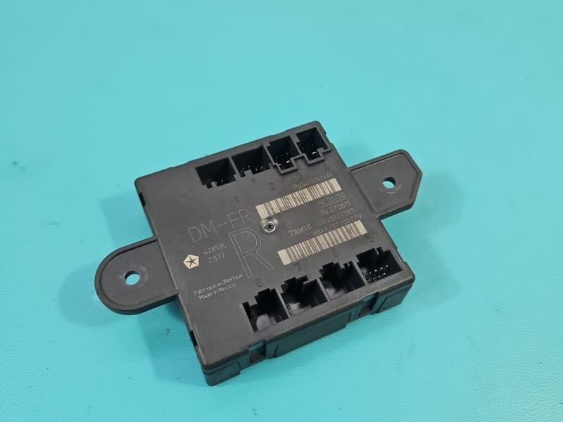 Sterownik moduł DRZWI PRZÓD PRAWY Chrysler Voyager V 07-16 04602676AK