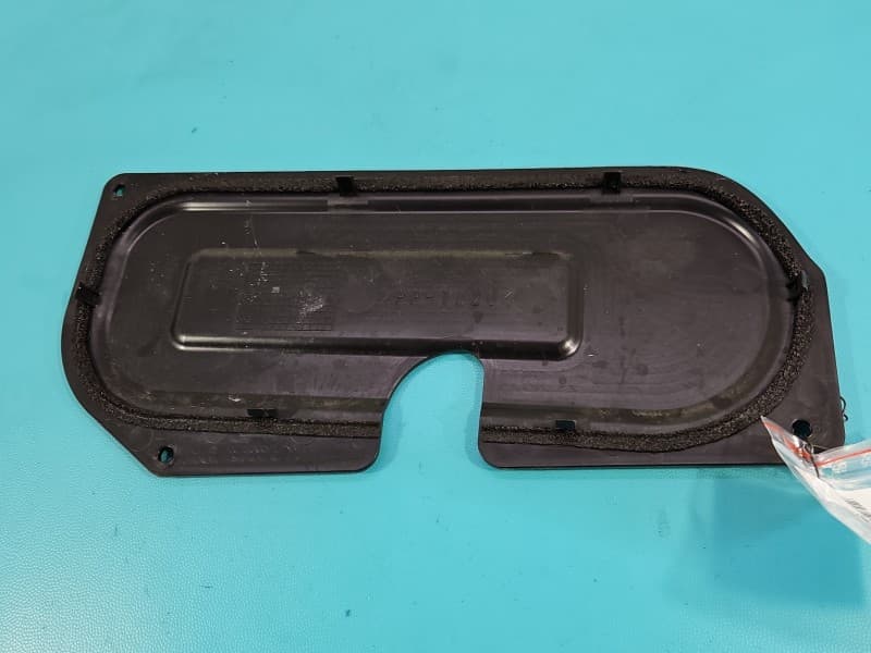 Osłona ZAŚLEPKA PLASTIK drzwi przód prawych Mitsubishi Eclipse Cross 7265A464