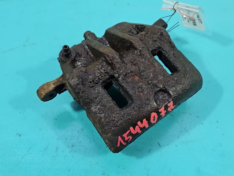 Zacisk przód prawy Hyundai Santa Fe I 00-06 2,4 16V