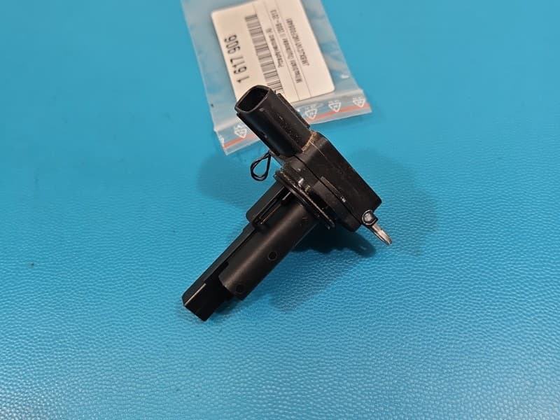 Przepływomierz Mitsubishi Outlander II 06-13 2.2 DI-D 4N14 5-PIN 1525A021 197400-5200