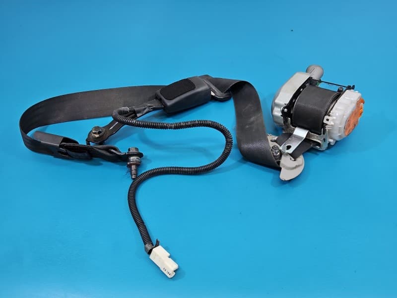 Pas bezpieczeństwa przód lewy kierowcy Hyundai I30 II 12-16 EU 88810-A6000 88820-A6000