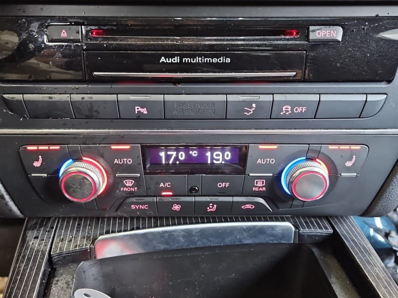 Konsola panel nawiewu Audi A7 4G 4G0820043AM A2C85165000