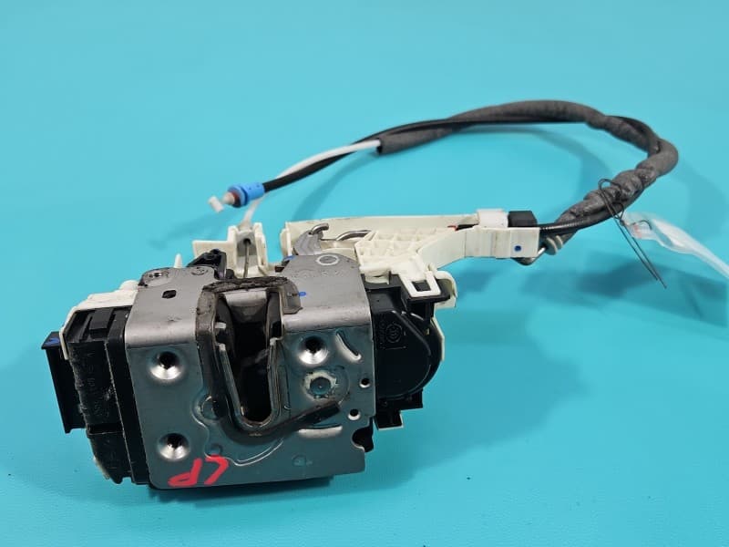 Zamek przód lewy Mercedes Sprinter II 906 EUROPA 4pin A9067202135