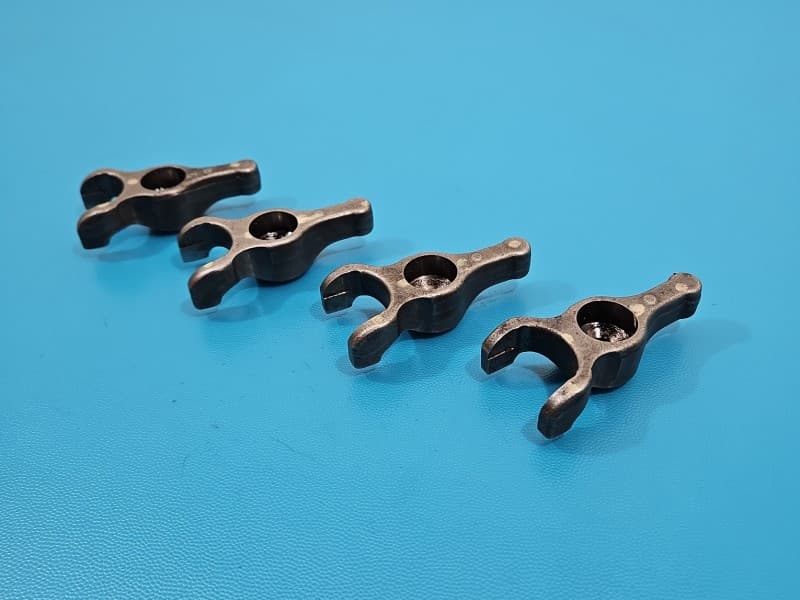 Mocowanie uchwyt wtryskiwaczy 4 ele Isuzu D-Max II 11-19