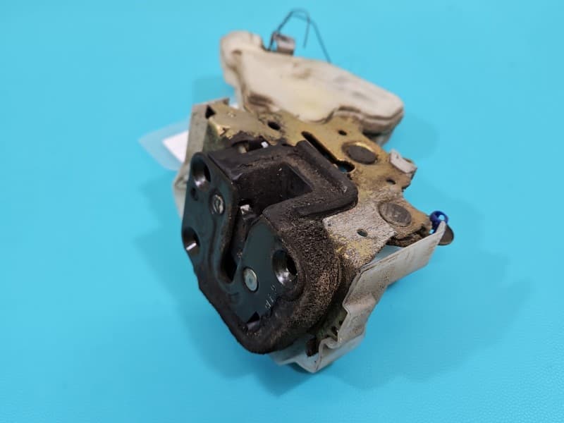 Zamek klapy tył Suzuki Grand Vitara II HB 4 PIN 8055265J00