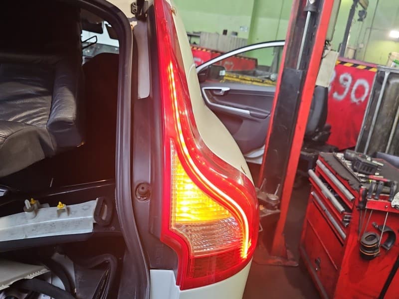 Lampa tył prawa błotnika Volvo XC60 I 08- EUROPA 89075234