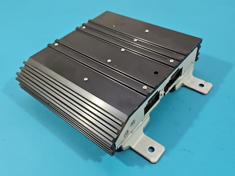 Wzmacniacz Mitsubishi Outlander II 06-13 8701A382