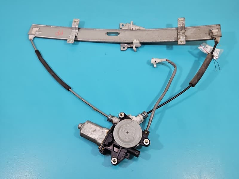 Podnośnik przód prawy SZYBY WINDA 83430-65D00 062100-8911 Suzuki Grand Vitara I Pęknięcie przy mechanizmie podnoszenia mocującej szyby, 2pin 5d HB