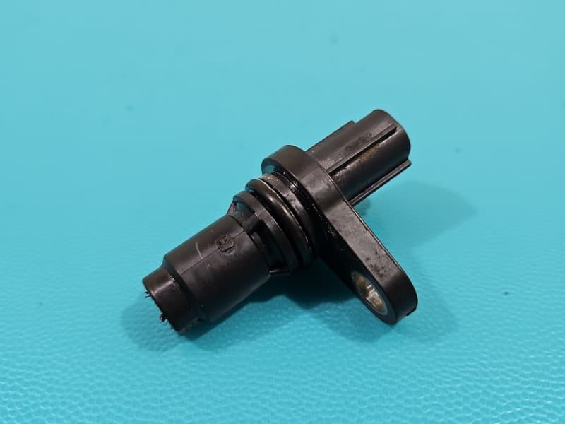 Czujnik położenia wałka rozrządu Toyota Corolla E16 E18 13- 1,6 16V 07B121290