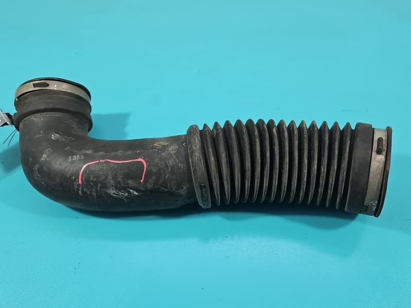 Rura Jeep Cherokee KJ 3,7 V6 53013724AA przewód powietrza