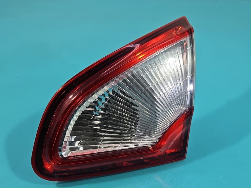 Lampa tył prawa klapy Nissan Qashqai I J10 06-13 HB EUROPA 89503209