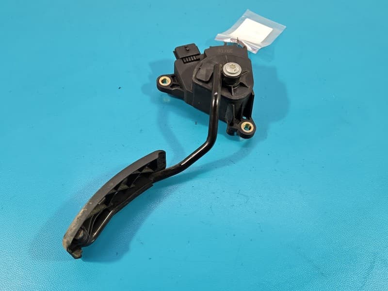 Pedał gazu potencjometr Renault Megane II 2,0 dci 8200153270