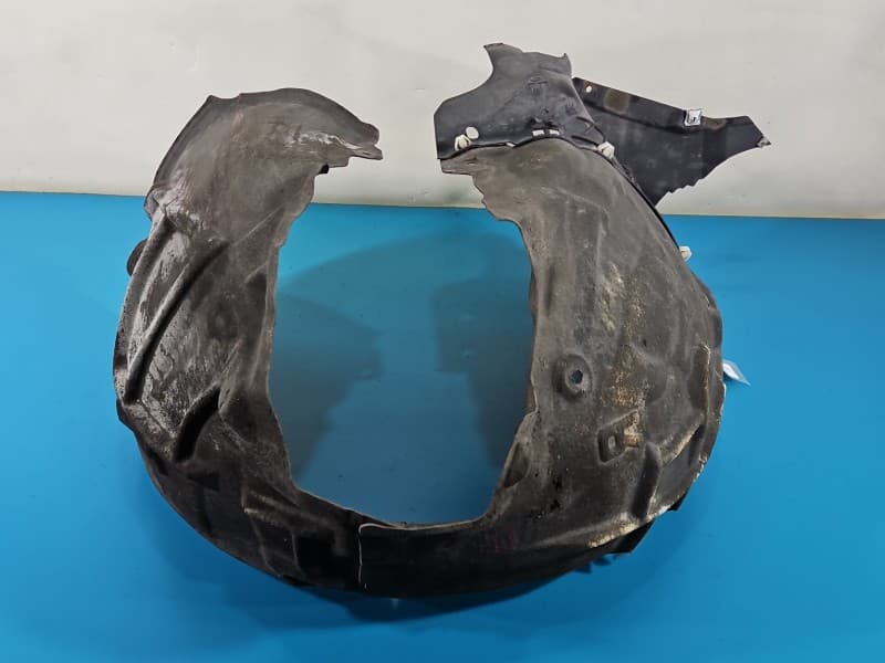 Nadkole przód prawe Audi A4 B9 8W0853888A