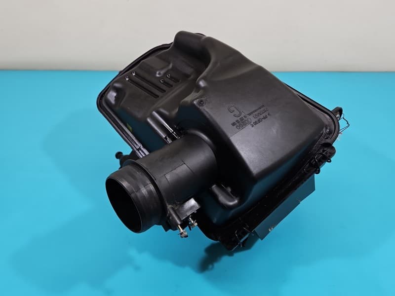 Obudowa filtra powietrza Nissan Qashqai I J10 06-13 2,0 16V 1021725S01 JD200