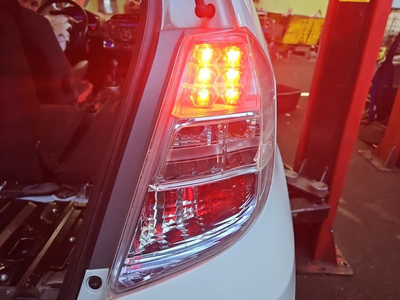 Lampa tył prawa błotnika Honda Jazz III HB EUROPA P9883R