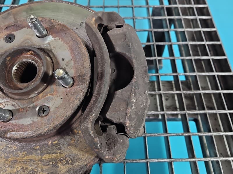 Zacisk przód prawy Hyundai Getz 1,1 12V