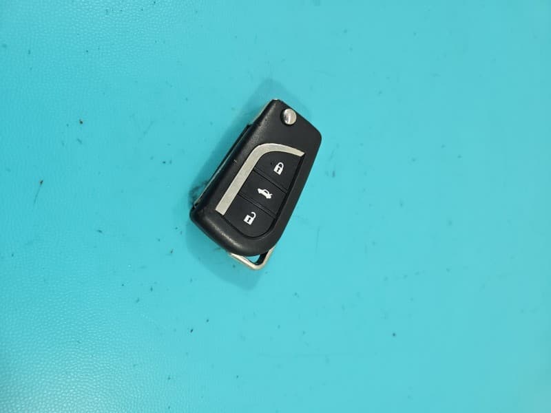 PILOT KLUCZYK KEYLESS Toyota Auris II