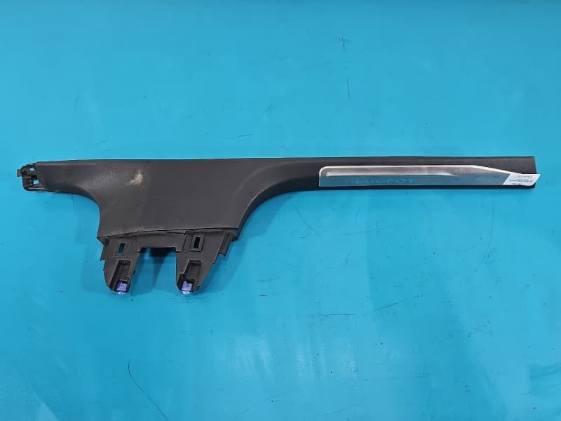 Osłona ZAŚLEPKA PLASTIK PROGU PRAWA Peugeot 3008 II 16-23 9824062277