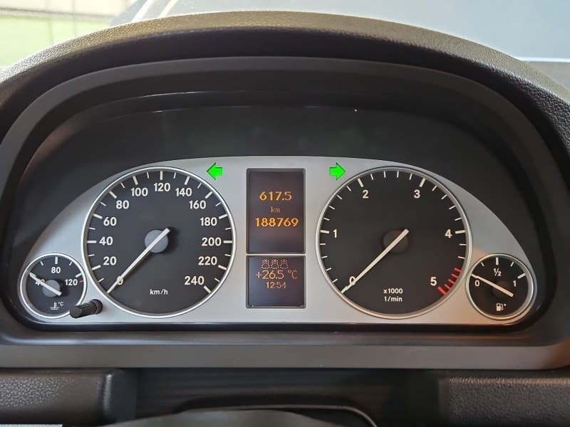Licznik Mercedes W245 2,0 cdi 1031098110 EUROPA