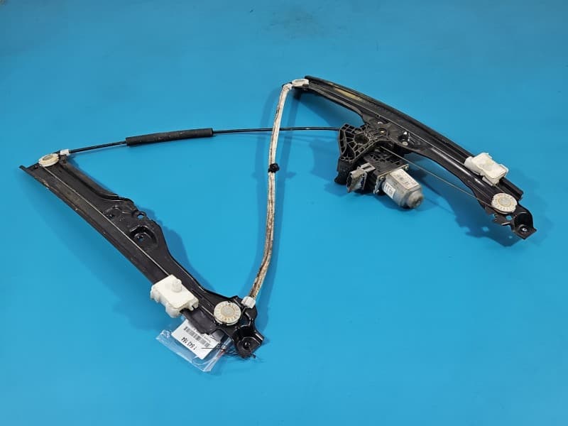 Podnośnik przód prawy SZYBY WINDA Citroen DS5 11-15 6PIN 5d HB