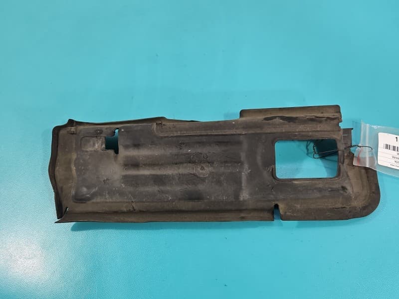 KIEROWNICA Wlot powietrza VOLVO V70 III 2,0 D4 31353424