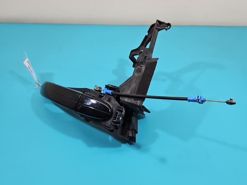 Klamka przód prawa zewnętrzna Ford Mondeo Mk4 6M21-U224A36-AF czarny G6