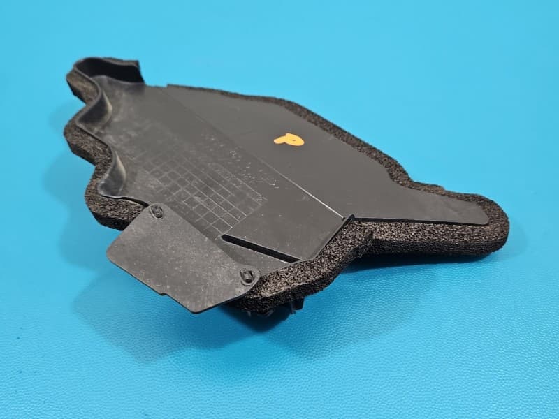 Osłona ZAŚLEPKA PLASTIK Prawa strona LEXUS CT 10-22 55737-76010