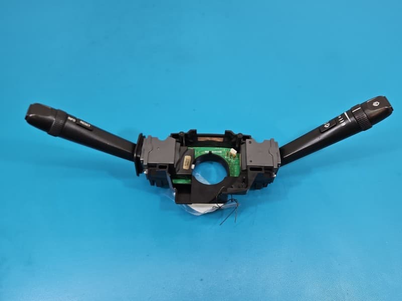 Przełącznik zespolony Volvo S60 I 30739559