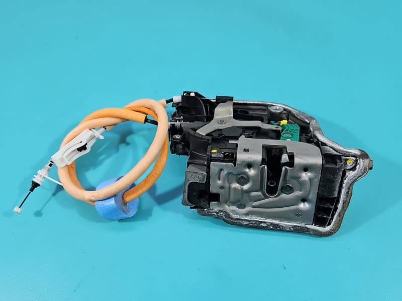 Zamek tył prawy BMW G30 7339471 7477690